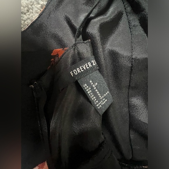 Forever 21 Floral Maxi Dress - Picture 5 of 5